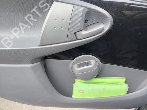 Used Front left interior door handle PEUGEOT 107 (PM_, PN_) 1.4 HDi (54 hp) 27631316