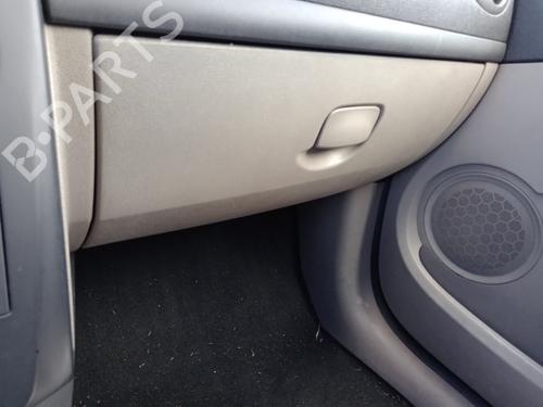 Dashboardkastje RENAULT CLIO III (BR0/1, CR0/1) 1.5 dCi (BR17, CR17) (86 hp) 31669991