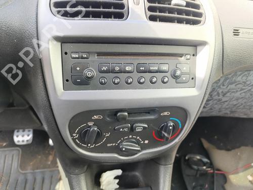 Used Radio Radio PEUGEOT 206 Hatchback (2A/C) 1.6 16V (109 hp) 40122232 40122232