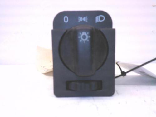Used Headlight switch OPEL CORSA B (S93) 1.4 i (F08, F68, M68) (60 hp) 27023015