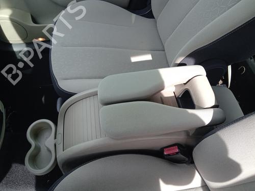 Used Armrest / Center console Armrest / Center console RENAULT SCÉNIC II (JM0/1_) [2003-2010] 34286712 34286712
