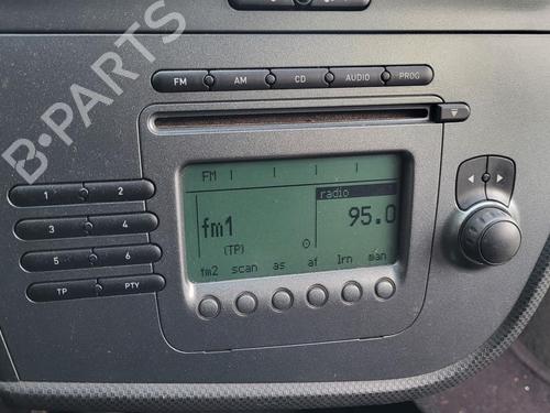 Used Radio SEAT LEON (1P1) 1.9 TDI (105 hp) 26994502
