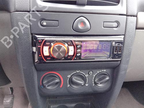 Used Warning switch RENAULT CLIO II (BB_, CB_) 1.2 (BB0A, BB0F, BB10, BB1K, BB28, BB2D, BB2H, CB0A,... (58 hp) 30590321