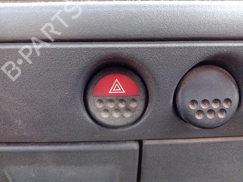 warning-switch-peugeot-205-hatchback-van-1983-1984-1985-1986-1987-1988-1989-1990-32302582 main image