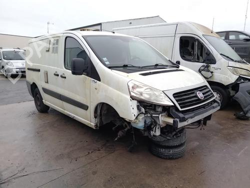 Højre forlygte FIAT SCUDO Bus (270_, 272_) 2.0 D Multijet (120 hp) 27006118