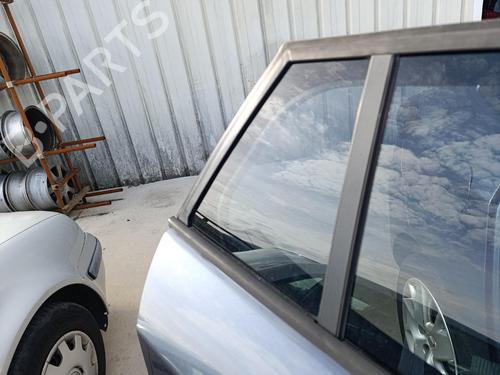Dør rude højre bagtil Dør rude højre bagtil RENAULT MEGANE III Grandtour (KZ0/1) 1.5 dCi (KZ09, KZ0D, KZ1G, KZ29, KZ14, KZ1W, KZ10, KZ1F,... (110 hp) 39583623 39583623