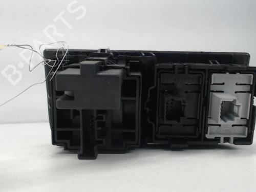 Used Switch RENAULT MEGANE III Hatchback (BZ0/1_, B3_) 1.5 dCi (BZ0C) (90 hp) 27014953