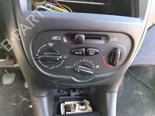 Used Climate control Climate control PEUGEOT 206 Hatchback (2A/C) 1.4 HDi eco 70 (68 hp) 40178723 40178723