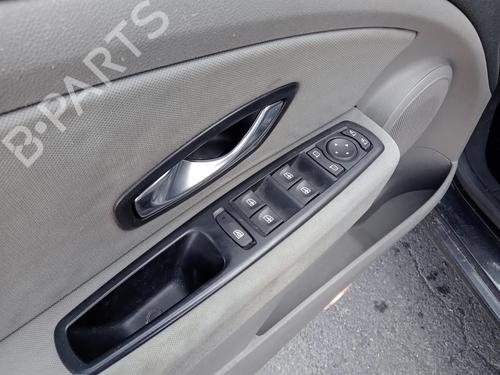 Used Left front window switch RENAULT MEGANE III Grandtour (KZ0/1) 1.5 dCi (KZ09, KZ0D, KZ1G, KZ29, KZ14, KZ1W, KZ10, KZ1F,... (110 hp) 27013983