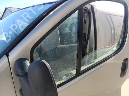 front-left-quarter-glass-renault-trafic-ii-van-fl-2001-39627351 main image