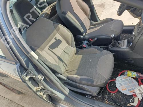 Used Front right seatbelt Front right seatbelt OPEL CORSA C (X01) 1.2 (F08, F68) (75 hp) 40122488 40122488