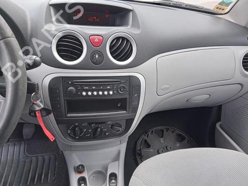 Radio CITROËN C3 I (FC_, FN_) 1.4 i (73 hp) 26982655