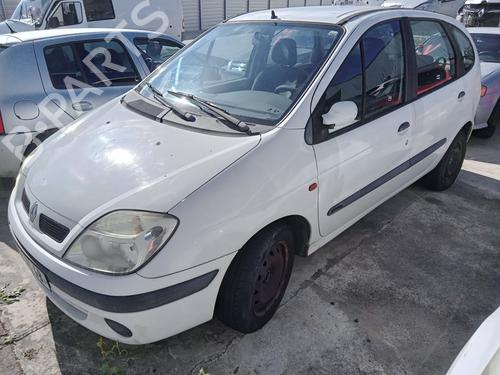 Używane Zderzak przedni RENAULT SCÉNIC I MPV (JA0/1_, FA0_) 1.4 16V (JA0D, JA1H, Ja0W, JA10) (95 hp) 29165272