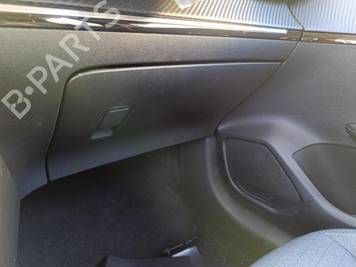 Used Glove box Glove box 39469037 39469037