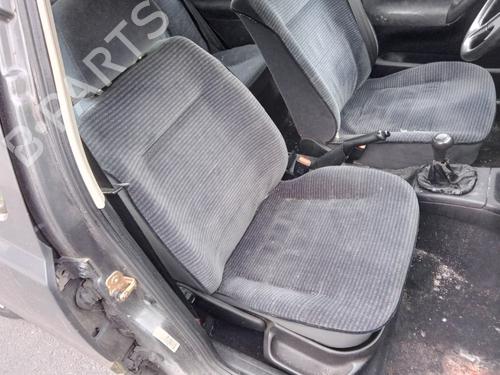 Høyre foran beltestrammer VW GOLF III (1H1) 1.8 (90 hp) 30060881