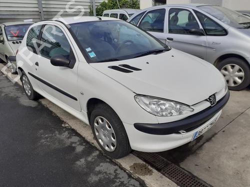 Fuse box PEUGEOT 206 Hatchback (2A/C) 1.4 HDi eco 70 | BP27007353E1 