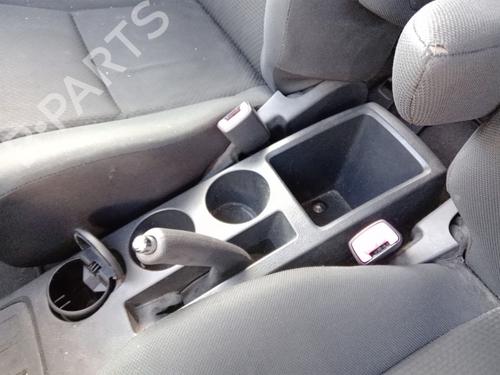 Boucle de ceinture de sécurité TOYOTA COROLLA Verso (ZER_, ZZE12_, R1_) 2.2 D-4D (AUR10_, AUR10R) (136 hp) 30900828