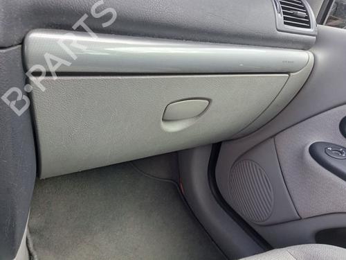 Used Glove box RENAULT CLIO II (BB_, CB_) 1.5 dCi (B/CB07) (65 hp) 29957389