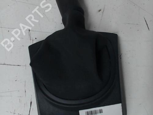 Used Shift knob RENAULT CLIO III (BR0/1, CR0/1) 1.5 dCi (BR17, CR17) (86 hp) 30689832