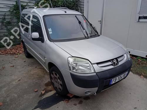 Used Right front fog light PEUGEOT PARTNER MPV (5_, G_) 1.6 HDi 90 (90 hp) 30394158