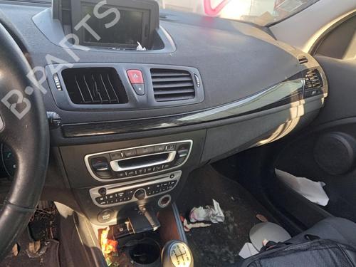 Used Glove box RENAULT MEGANE III Hatchback (BZ0/1_, B3_) 1.5 dCi (BZ09, BZ0D, BZ1W, BZ29, BZ14) (110 hp) 26990646