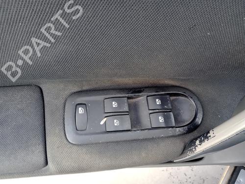 Used Left front window switch Left front window switch RENAULT SCÉNIC II (JM0/1_) [2003-2010] 33545939 33545939