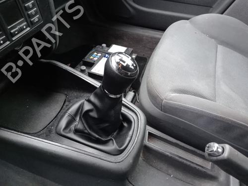 Used Gear lever AUDI A3 (8L1) 1.6 (101 hp) 32111077