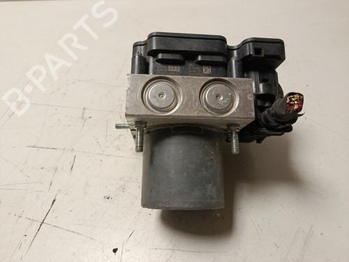 Used ABS pump ABS pump MERCEDES-BENZ VITO Van (W447) 111 CDI (447.601, 447.603, 447.605) (114 hp) 33611982 33611982