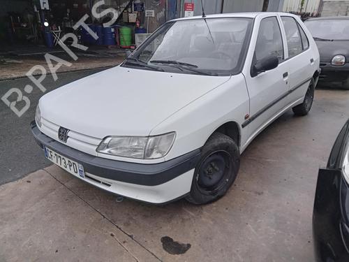 Used Front left lock PEUGEOT 306 Hatchback (7A, 7C, N3, N5) 1.9 D (68 hp) 26991470