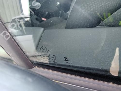 Vidro triangular frente direito Vidro triangular frente direito CITROËN C3 II (SC_) 1.6 HDi (92 hp) 34379896 34379896