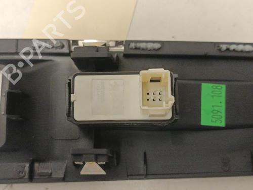 Used Right front window switch Right front window switch PEUGEOT 5008 II (MC_, MJ_, MR_, M4_) 1.2 THP (MRHNYH, MRHNYW, MRHNSJ, MRHNSU, MRHNSM) (131 hp) 40151405 40151405