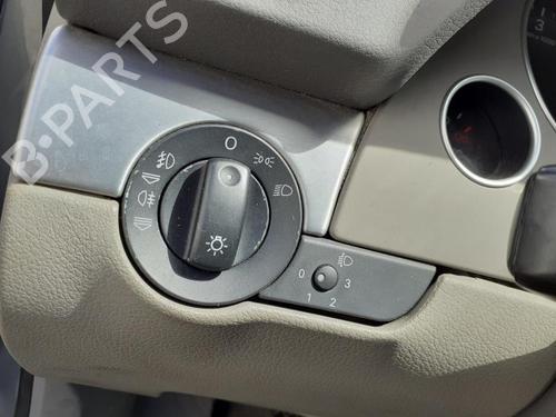 Forlygtekontakt AUDI A4 B7 Convertible (8HE) 2.0 TDI BP27019377I24