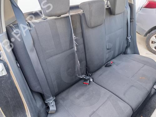 Cinturón de seguridad trasero central Cinturón de seguridad trasero central OPEL AGILA B (H08) 1.0 LPG (F68) (65 hp) 39662674 39662674