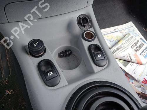Used Left front window switch CITROËN C3 I (FC_, FN_) 1.4 HDi (68 hp) 28425058