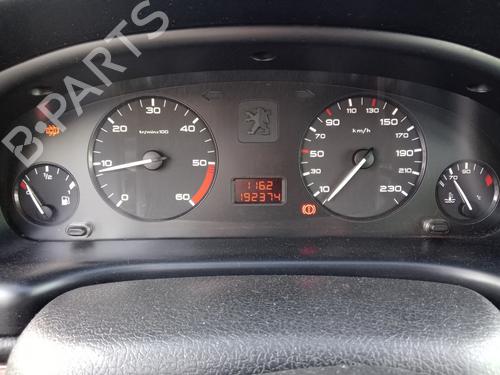 Used Instrument cluster PEUGEOT 406 (8B) 2.0 HDI 110 (109 hp) 31380554
