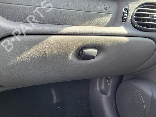 Dashboardkastje RENAULT MEGANE I (BA0/1_) 1.9 dCi (BA05, BA1F) (102 hp) 26981491