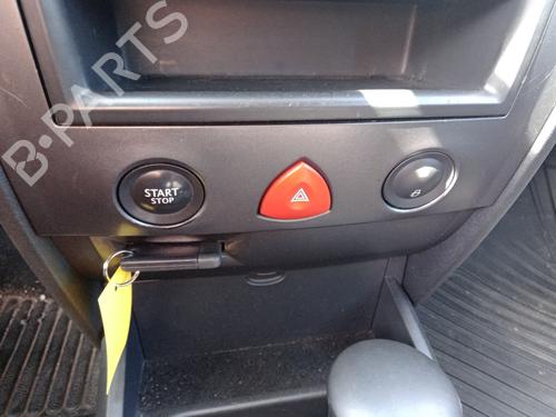 Used Card reader RENAULT MEGANE II (BM0/1_, CM0/1_) 1.5 dCi (BM1E, CM1E) (106 hp) 27524323