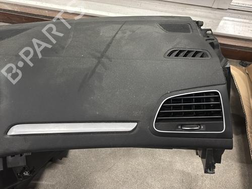 Used Dashboard Dashboard RENAULT MEGANE IV Hatchback (B9A/M/N_) 1.5 dCi 110 (B9A3) (110 hp) 30889039 30889039