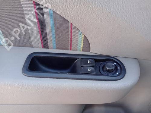 Used Left front window switch RENAULT TWINGO II (CN0_) 1.2 16V (CN04, CN0B) (75 hp) 27020592