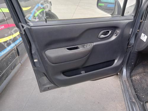 Venstre foran invendig håndtak OPEL AGILA (A) (H00) 1.2 16V Twinport (F68) (80 hp) 27008231