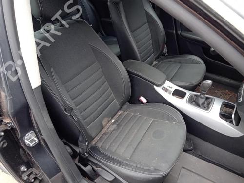 Sikkerhetsbelte-spenne RENAULT LAGUNA III (BT0/1) 2.0 dCi (BT01, BT08, BT09, BT0E, BT0K, BT12, BT1C, BT1D,... (150 hp) 26994130
