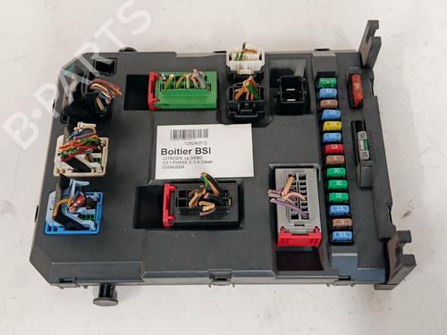 Used Fuse box Fuse box 37035698 37035698