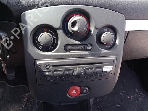AC Styreenhet / Manøvreringsenhet RENAULT CLIO III (BR0/1, CR0/1) 1.5 dCi (C/BR0G, C/BR1G) (68 hp) 27017128