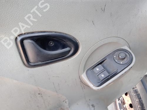 Used Left front window switch RENAULT MASTER II Van (FD) 2.5 dCi (101 hp) 27504754