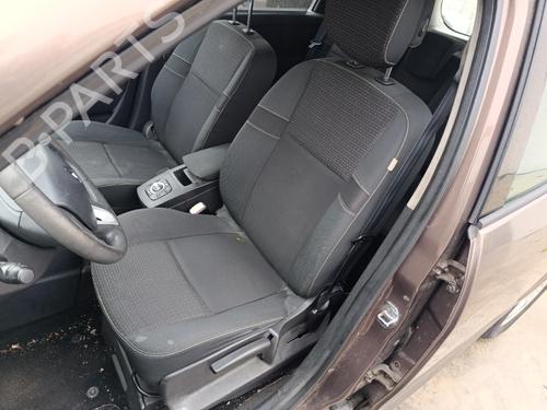 Used Front left seatbelt Front left seatbelt RENAULT GRAND SCÉNIC III (JZ0/1_) 1.9 dCi (JZ0J, JZ0N, JZ1K, JZ1S) (131 hp) 40452888 40452888