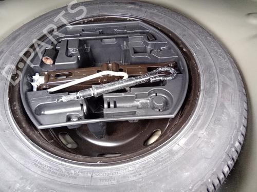 Used Jack Kit CITROËN C4 CACTUS 1.2 VTi 82 (82 hp) 28440602