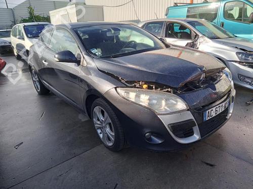 Used Front wiper motor RENAULT MEGANE III Coupe (DZ0/1_) 1.9 dCi (DZ0N, DZ0J, DZ1J, DZ1K) (131 hp) 27007259