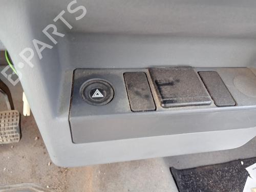 Used Warning switch Warning switch CITROËN AX (ZA-_) 10 (44 hp) 33831552 33831552