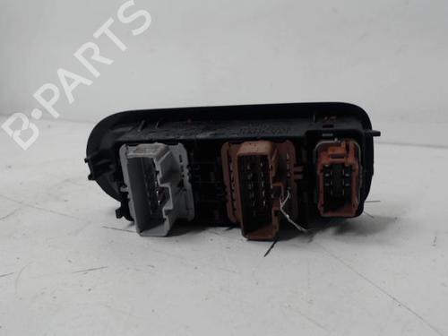 Used Left front window switch Left front window switch RENAULT MEGANE II (BM0/1_, CM0/1_) 1.9 dCi (131 hp) 30884105 30884105