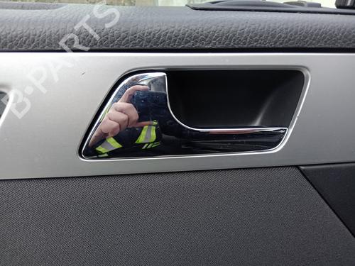 Used Front left interior door handle VW TRANSPORTER T5 Bus (7HB, 7HJ, 7EB, 7EJ) 2.0 BiTDI (180 hp) 32361744